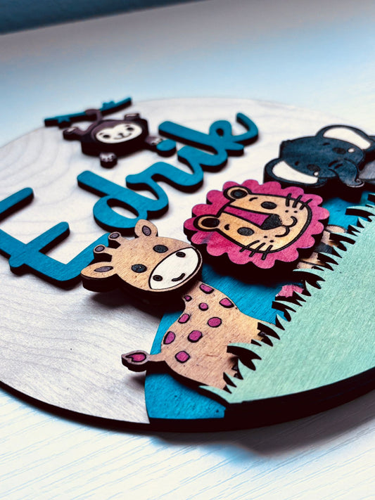 Cartel Redondo de Madera Personalizado con Nombre – Decoración Infantil o de Puerta