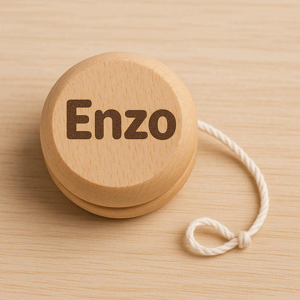 Yo-Yo de Madera Personalizado – Grabado con Nombre y Birrete de Graduación 2024/2025