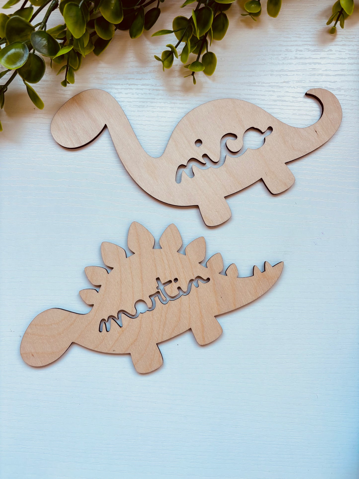 Cartel de madera modelo dinosaurio básico personalizada