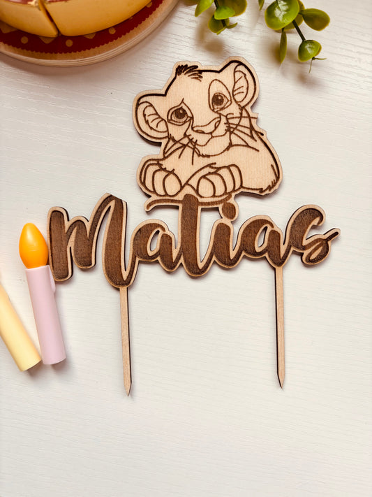 Topper Rey León de Madera Personalizado con Nombre