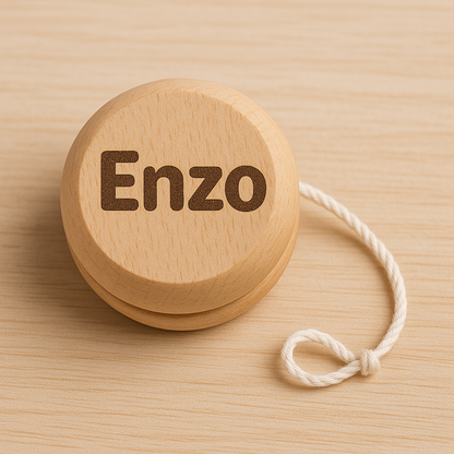 Yo-Yo de Madera Personalizado – Grabado con Nombre y Birrete de Graduación 2024/2025